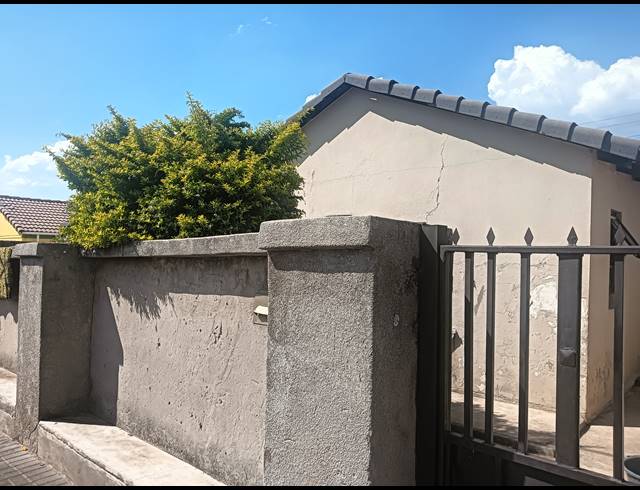 3 BEDROOM FREEHOLD FOR SALE IN WINDMILL PARK